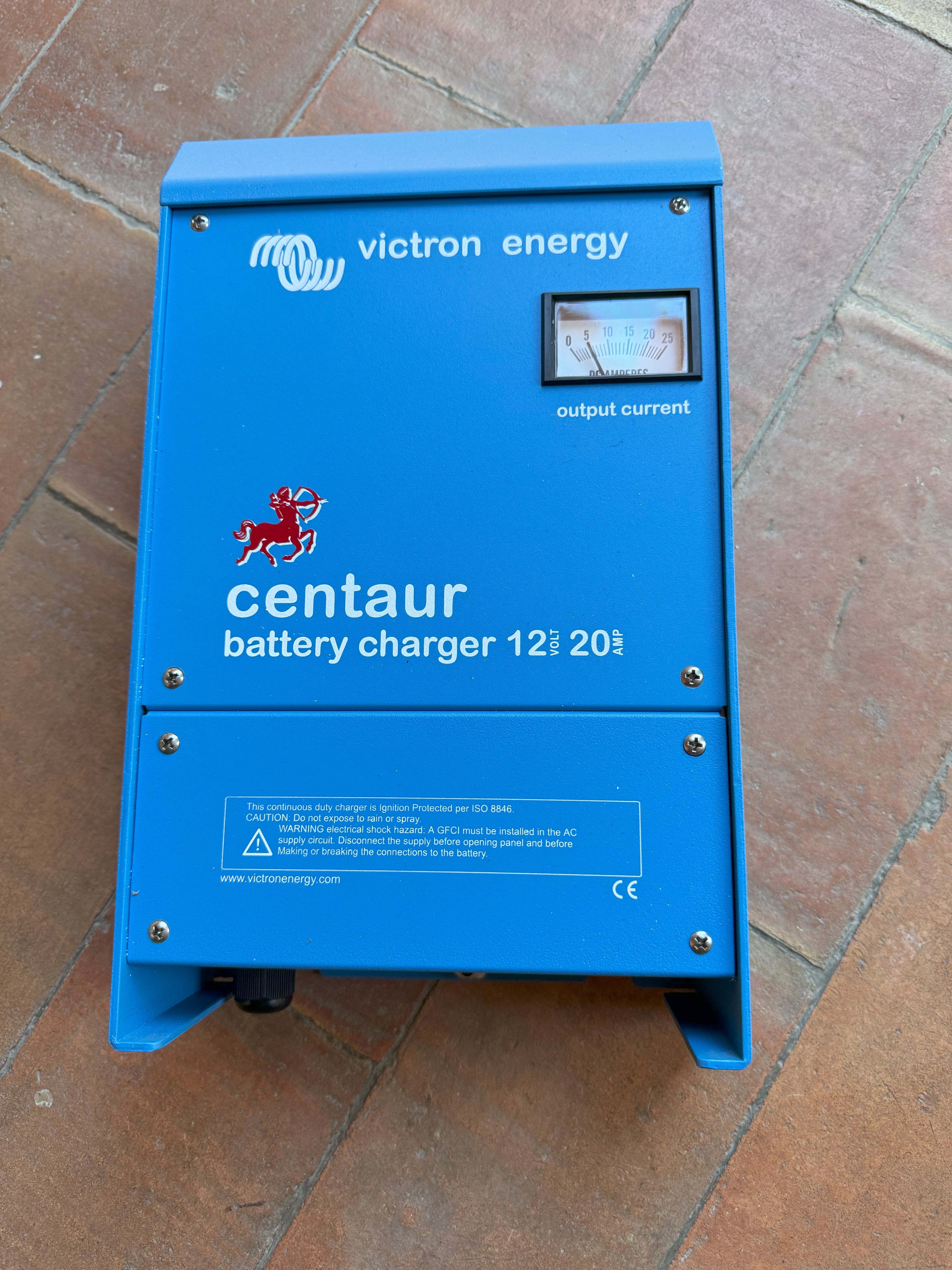 chargeur victron 20A 12V